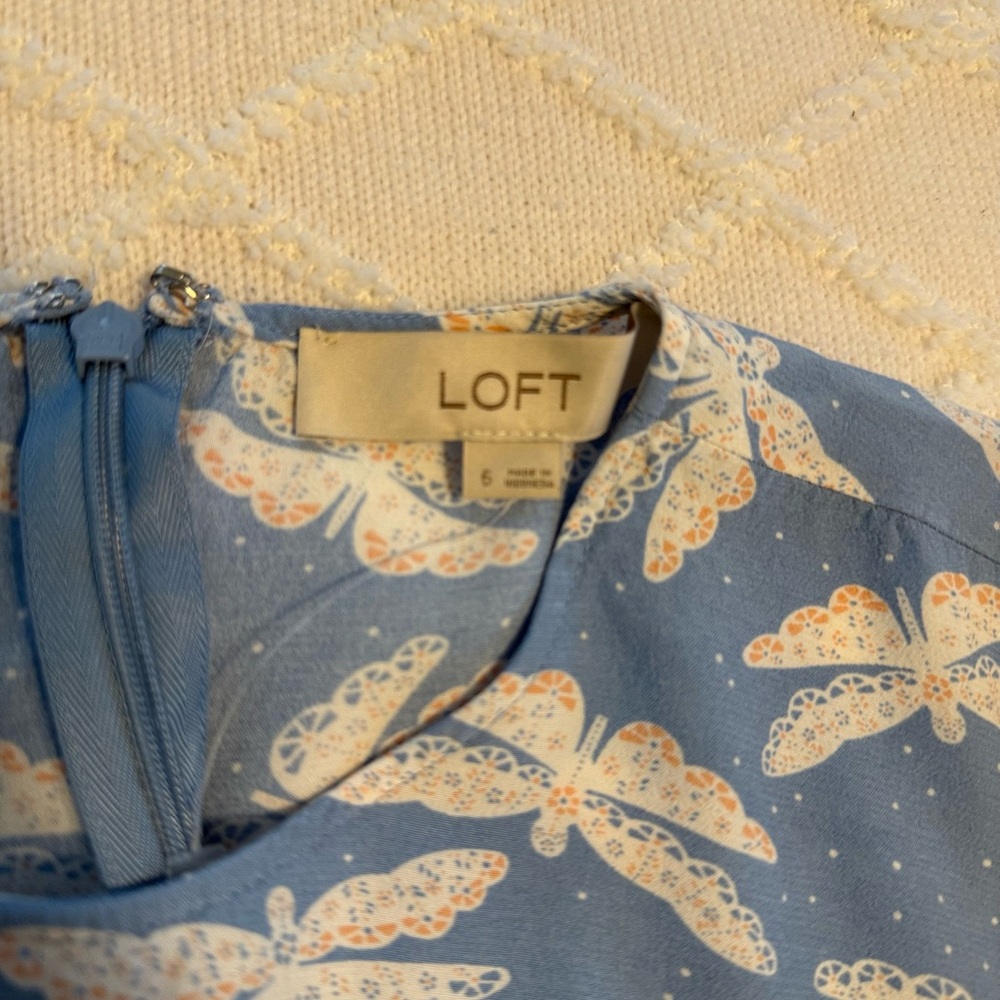 Loft Blue & White Butterfly/Dagonfly  Print Dress Side Slit Size 6 - Picture 6 of 10